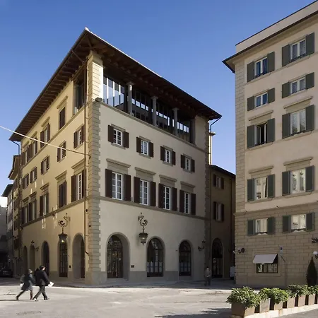 L'orologio Hotel 4*